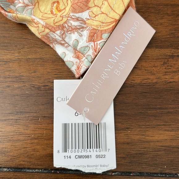 Baby one piece ruffled sleeve top white bow snap bottom long sleeves 6-9 mo New - Picture 4 of 5